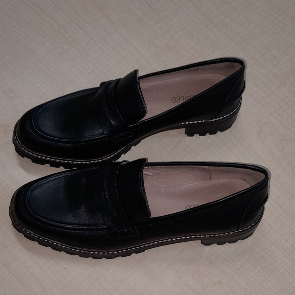 NWOT BLACK Leather Lugsole Loafers Size 8 - Picture 8 of 17